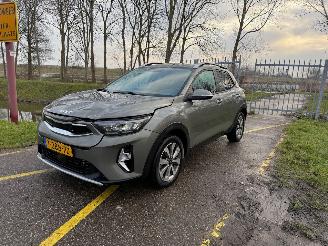 krockskadad bil auto Kia Stonic 1.0 T-GDI MHEV DynamicPlusLine 2023/8