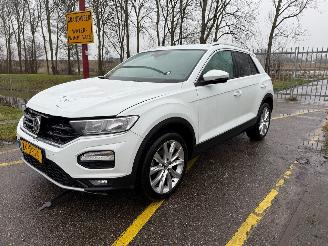 Vaurioauto  passenger cars Volkswagen T-Roc 1.0 TSI Style 2019/6