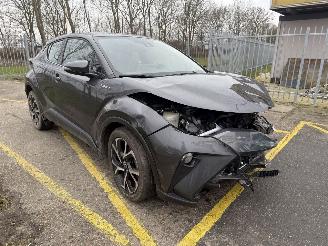 krockskadad bil auto Toyota C-HR 2.0 Hybrid TeamNL 2021/7