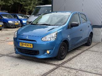 Unfallwagen Mitsubishi Space-star 1.0 Inform Rondom plekjes 2013/1