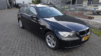 Voiture accidenté BMW 3-serie 318i Touring nette goed rijdende auto met weinig schade! 2008/1