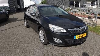  Opel Astra SPORTS TOURER 1.4 Turbo innovation Sports 2012/1
