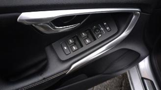 Volvo V-40 v-40 D2 2.0 diesel R-design 80.000 km Nieuwe auto!!!! Supermooi! picture 13