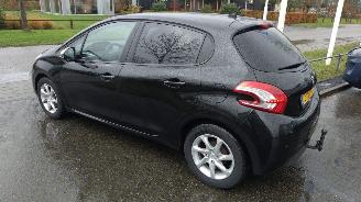 Peugeot 208 1.2 vti allure luxe auto gebruikers schade picture 4
