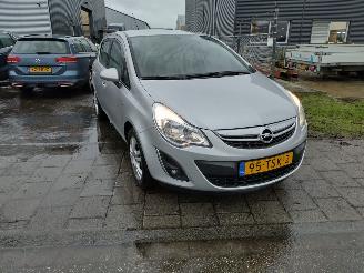 uszkodzony samochody osobowe Opel Corsa 1.3 cdti ann. edition gebruikersschade 2012/1