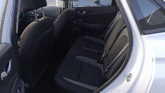 Hyundai Kona 1.0T GDI Comfort Lichte voorschade Prachtige auto! picture 17