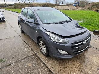 Hyundai I-30  picture 2