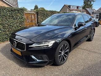 Schadeauto Volvo V-60 2.0 T6 Plug-in hybrid AWD 253 PK AUTOMAAT 2023/9