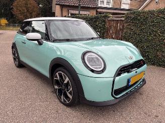 Auto incidentate Mini Cooper S 204 PK AUTOMAAT LEER PANORAMA 2024/6