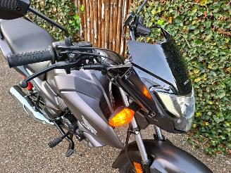 Honda CB 125 F A1 RIJBEWIJS picture 15