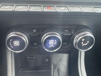 Renault Captur 1.0 TCe  Techno 92PK TWINCOLLOR picture 17