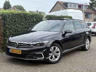 krockskadad bil auto Volkswagen Passat 1.4 TSI PHEV GTE SPORT HYBRIDE PANORAMA 2020/6