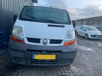 krockskadad bil auto Renault Trafic 1.9 dCi 82 16V Bestel  Diesel 1.870cc 60kW (82pk) 2006/10
