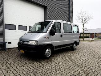 krockskadad bil auto Peugeot Boxer 9 persoons 2006/1