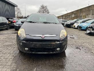 damaged passenger cars Fiat Punto Evo 1.3 JTD Multijet 85 16V Euro 5 Hatchback  Diesel 1.248cc 63kW (86pk) 2011/4