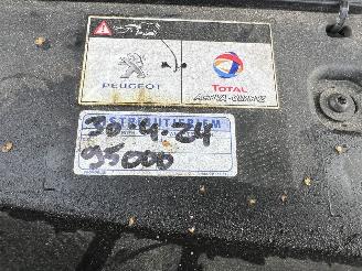 Peugeot 2008 1.2 PureTech Allure Automaat picture 29