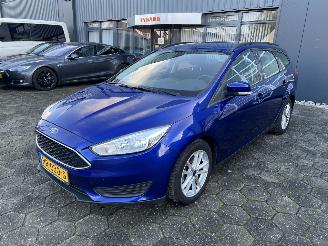 Vaurioauto  passenger cars Ford Focus Wagon 1.0 Trend Edition 2015/12