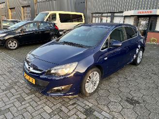uszkodzony samochody osobowe Opel Astra 1.4 Tubo Design Edition 2014/4