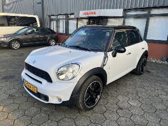 krockskadad bil auto Mini Countryman Cooper S 1.6 2010/10