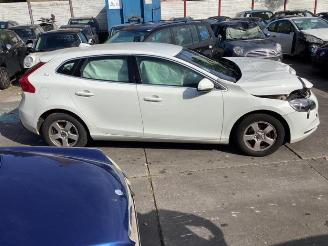 Volvo V-40 V40 (MV), Hatchback 5-drs, 2012 / 2019 2.0 D2 16V picture 6