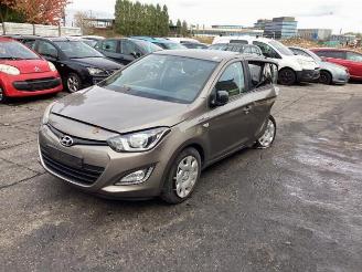Vrakbiler auto Hyundai I-20 i20, Hatchback, 2008 / 2015 1.2i 16V 2013/2