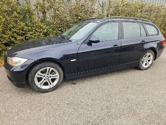 occasion passenger cars BMW 3-serie 320i 16V Combi/o  Benzine 1.995cc 110kW 2008/1