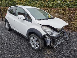 Damaged car Hyundai Ix20 1.4i i-Motion Cross 2015/2