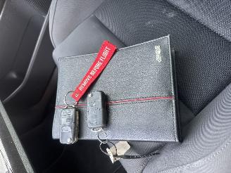 Schadeauto Volkswagen Golf R32 3.2 V6 DSG NL Auto, Dakraam 2008/1