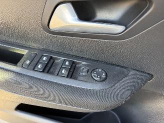 Peugeot 208  picture 19