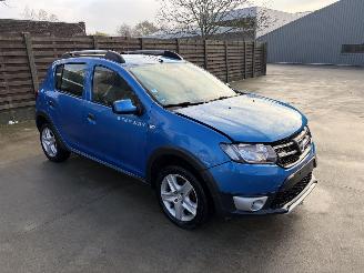 Vaurioauto  passenger cars Dacia Sandero STEPWAY 0.9 TCE 90 2015/8