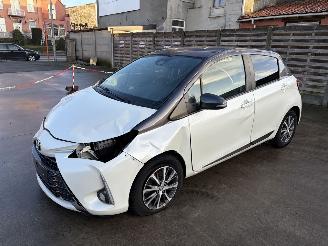 damaged passenger cars Toyota Yaris Y20 1.5I - 16V 2019/3