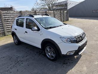 Vaurioauto  passenger cars Dacia Sandero STEPWAY 0.9 TCE 90 2019/10