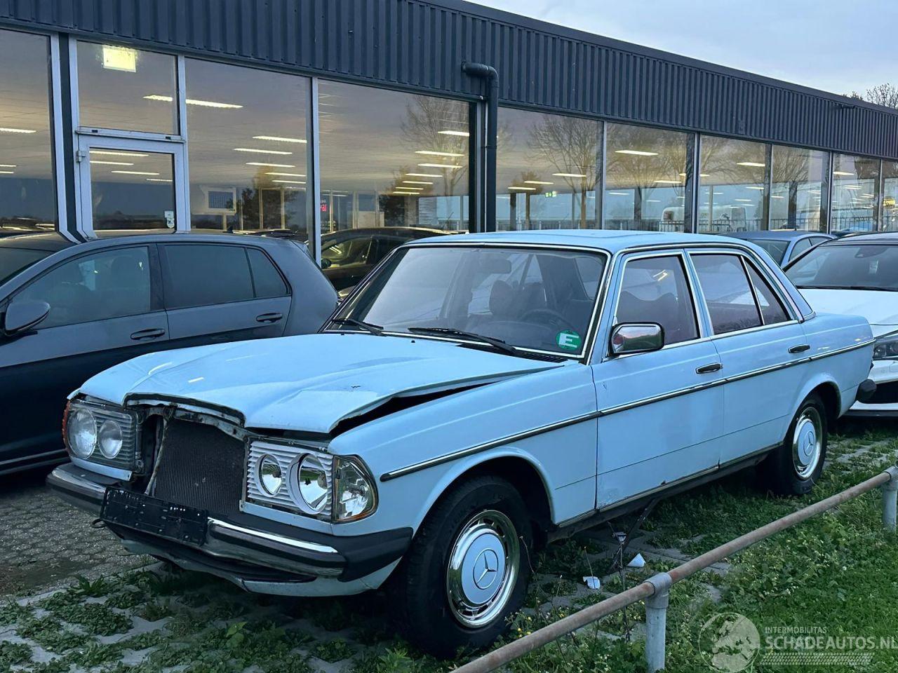 Mercedes 200-300D W123D Leer Panorama 1ste Eigenaar!