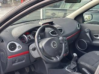 Renault Clio 1.2TCE Rip Curl Edition picture 8
