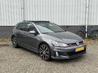 uszkodzony samochody osobowe Volkswagen Golf 2.0TSI GTI 2017/1