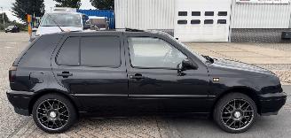 Volkswagen Golf 2.8 VR6 picture 3