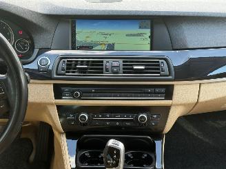 BMW 5-serie Touring 528i High Executive Automaat picture 14