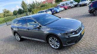 uszkodzony samochody osobowe Volkswagen Passat gte   1.4 tsi     navi pano   170kw 2016/7