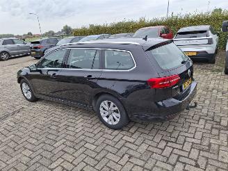 Schadeauto Volkswagen Passat 1.4 tsi  110kw  automaat navi clima 2017/2