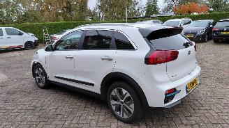 Schadeauto Kia e-Niro 64 kwh  150pk leer navi    clima 2021/8