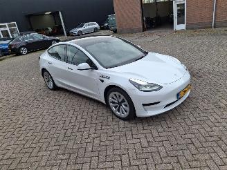 Unfallwagen Tesla Model 3 rdw plus  60kwh   navi pano 2023/4