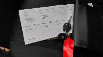 Nissan Micra 1.2i  72kw    airco 5drs picture 2