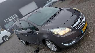 Auto incidentate Opel Meriva 1.4i  88kw pano   airco 2016/6
