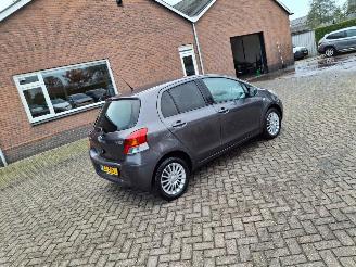 Toyota Yaris 1.3 vvti automaat    74kw picture 4