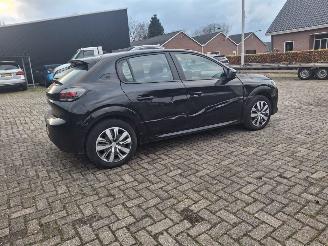 Peugeot e-208 ev  100kw   navi clima picture 4