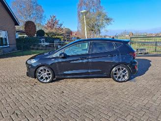 Schadeauto Ford Fiesta 1.0  hybrid st line   92kw    pano navi 2022/5