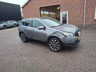 Vaurioauto  passenger cars Nissan Qashqai 1.6i  pano   117pk 2012/5