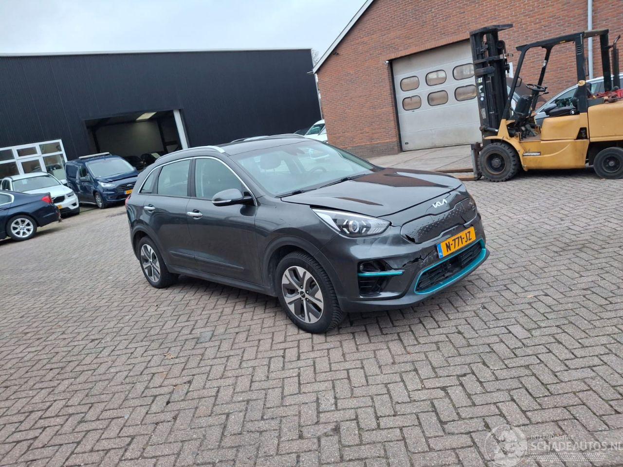 Kia Niro dynamic line 64kwh   204pk navi clima