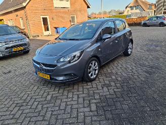 Damaged car Opel Corsa 1.4i  66kw    5drs airco 2016/8