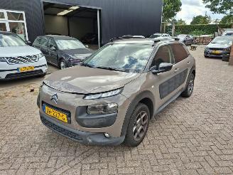krockskadad bil auto Citroën C4 cactus 1.2 82pk shine clima 2016/5